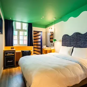 P6 3* Antwerp